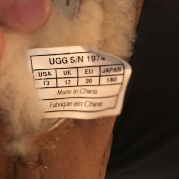 Like New UGG kids slippers, size 13 US - Picture 4 of 5